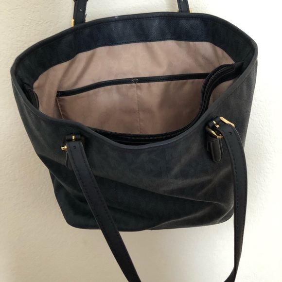 Purse - Picture 2 of 2